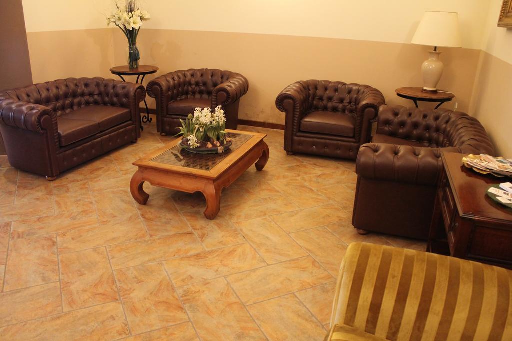 Hotel Don Carlo Брони Экстерьер фото
