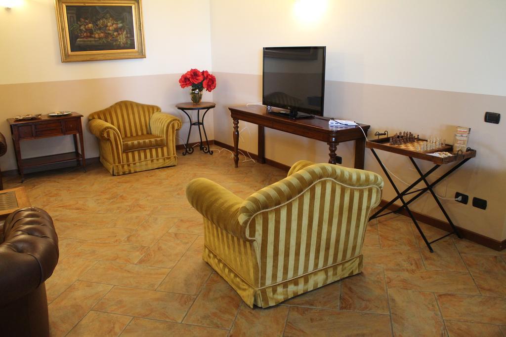 Hotel Don Carlo Брони Экстерьер фото