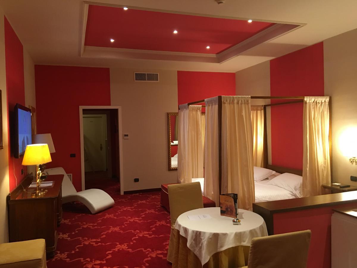 Hotel Don Carlo Брони Экстерьер фото